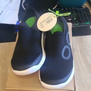 OOFOS OOMG Sport Men's Footwear - White and Black